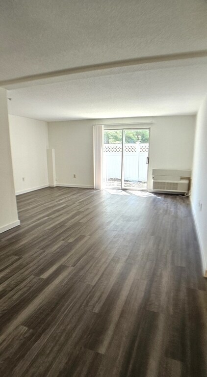 Building Photo - 4 Village Rock Ln