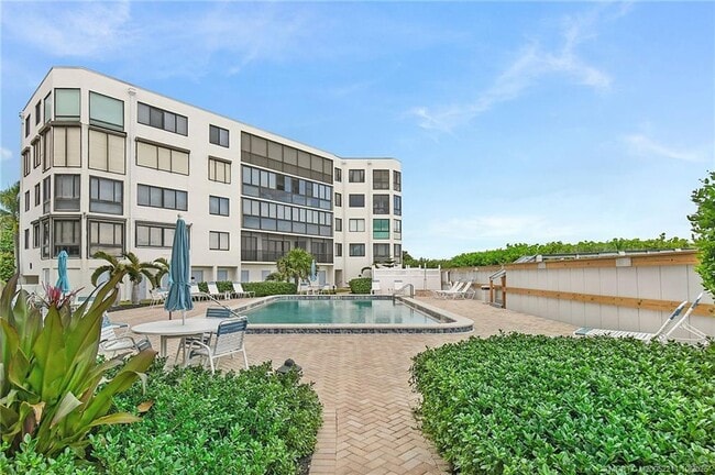 Building Photo - 2375 NE Ocean Blvd