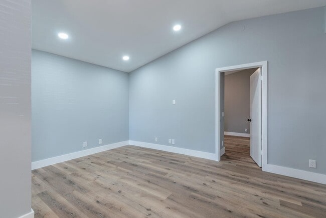 Building Photo - 1579 Springside Dr