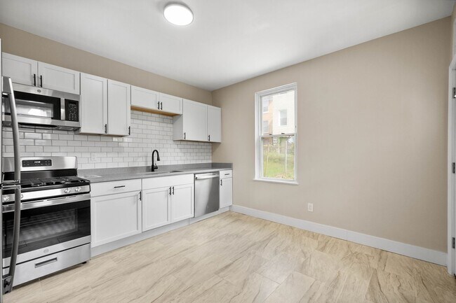 Building Photo - 313 Kambach St