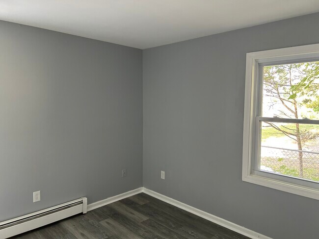 Building Photo - 11 Hawkins St