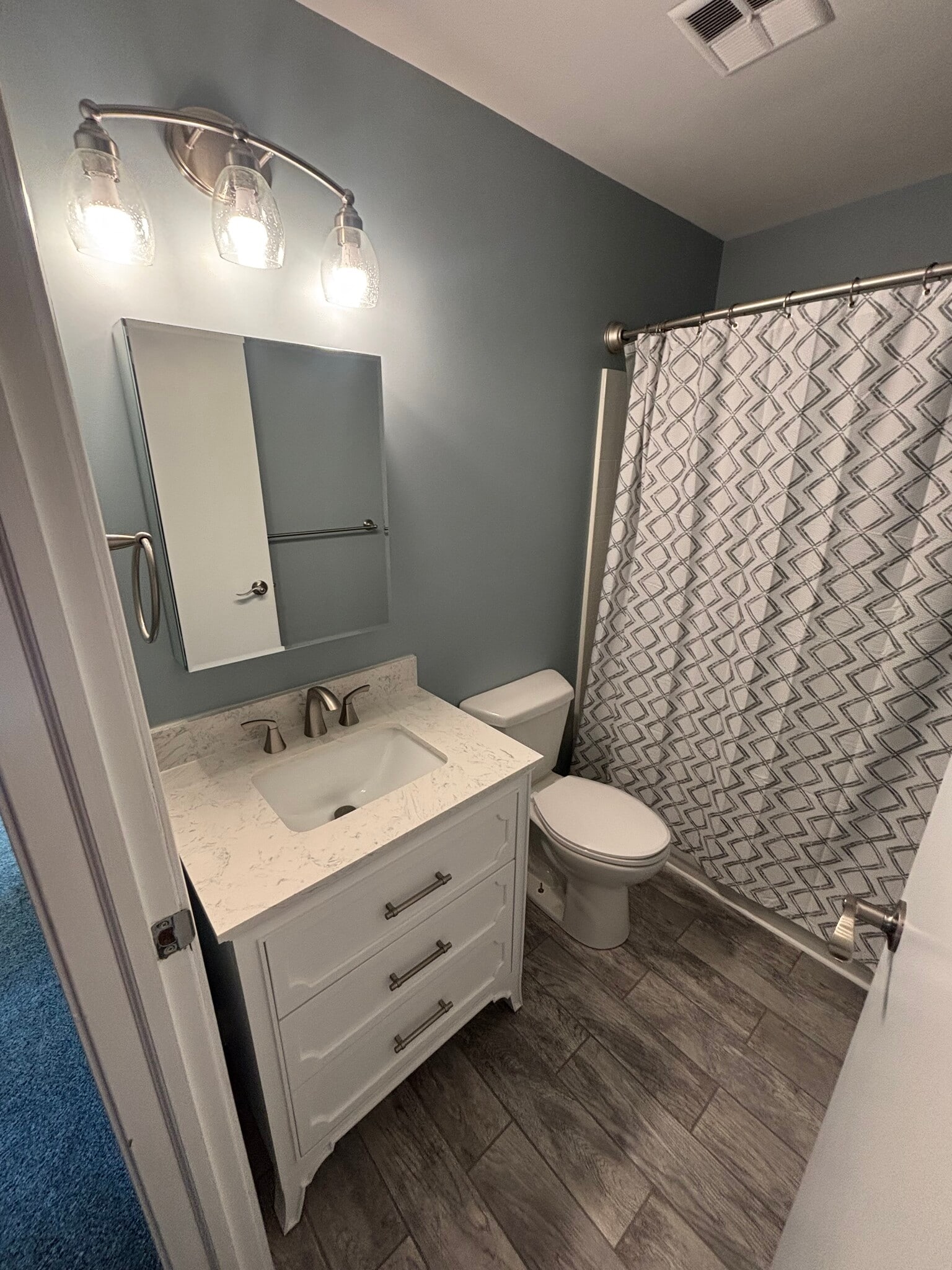 Building Photo - 895 N Cedar Rd