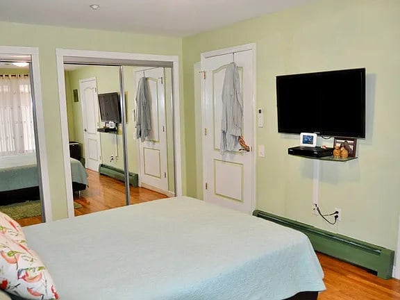 Building Photo - 2072 Ocean Ave