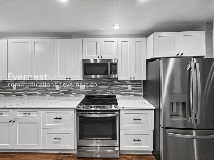 Building Photo - 7669 S Cove Cir