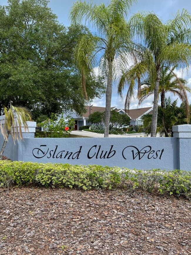 Building Photo - 871 Orchid Dr