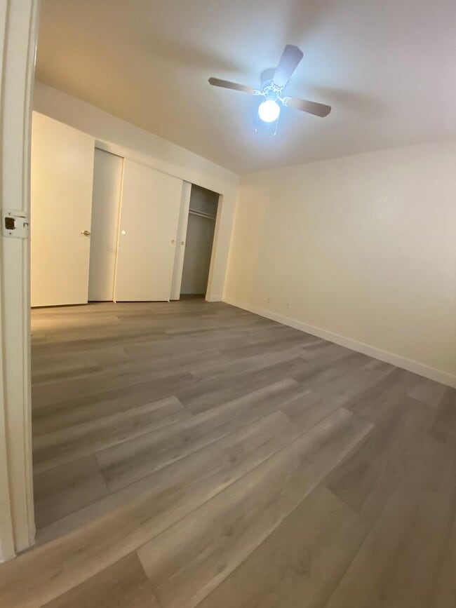 Building Photo - 7570 W Flamingo Rd