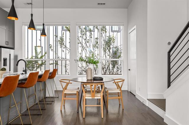 Building Photo - 2317 Moser Ave