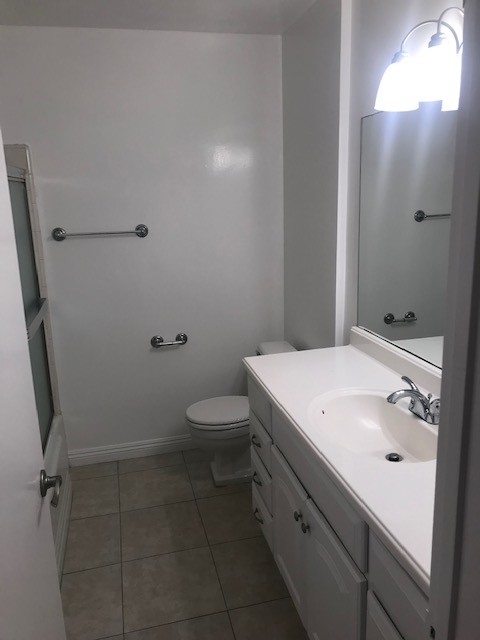 guest bath - 1156 Rutland Rd