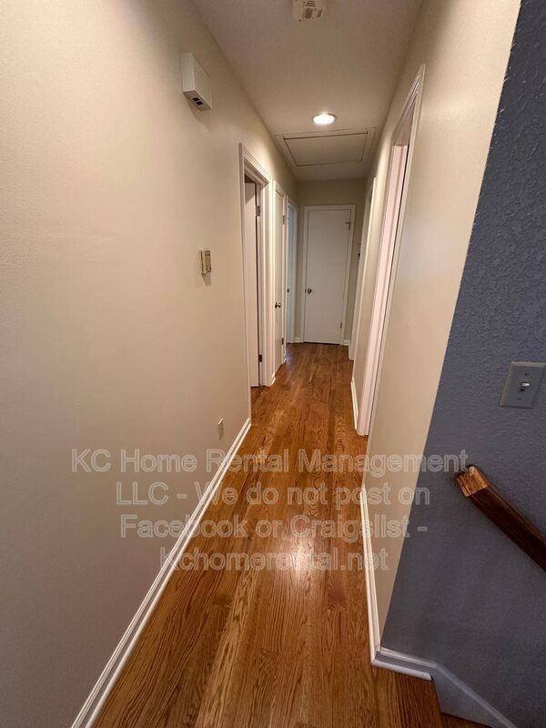 Building Photo - 6119 Cottonwood Dr