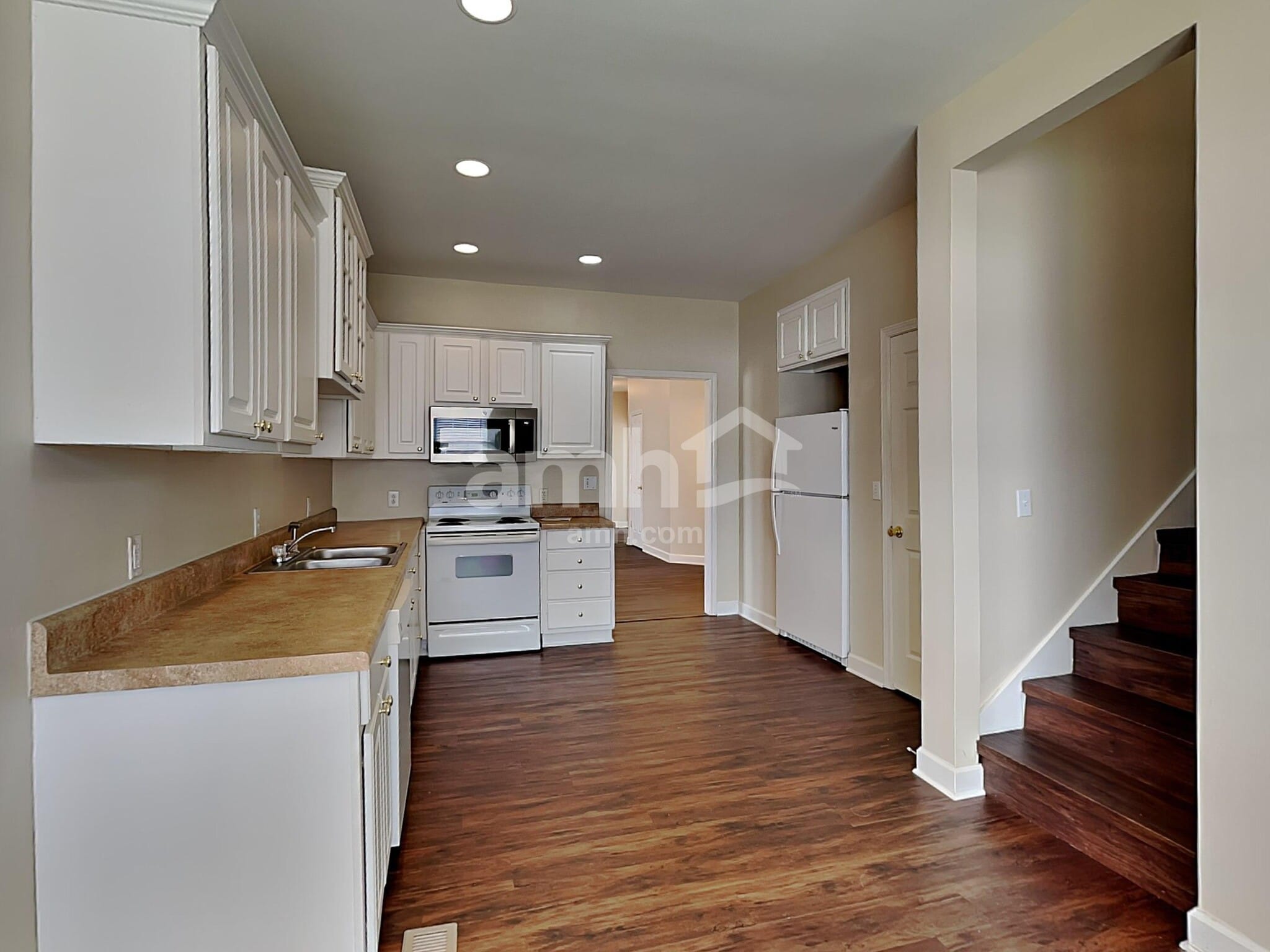 Building Photo - 1707 Arrowhead Dr