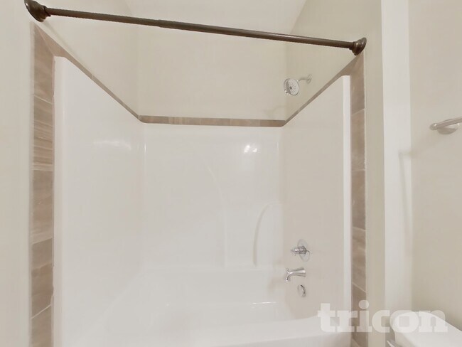 Building Photo - 824 Ellyson Dr