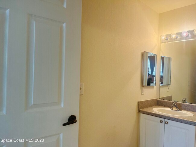 Building Photo - 1747 Sophias Dr