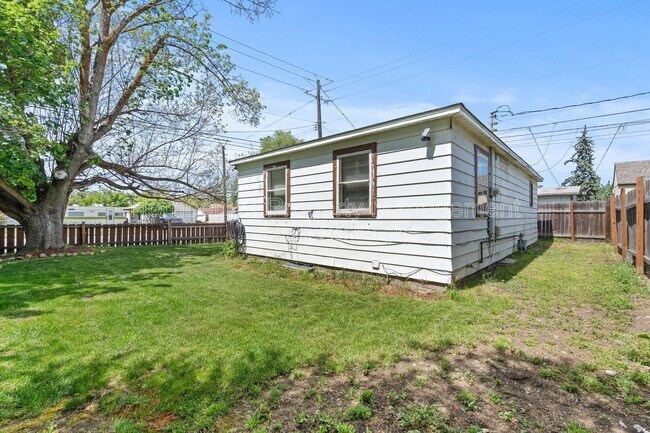 Building Photo - 1509 N Wall St