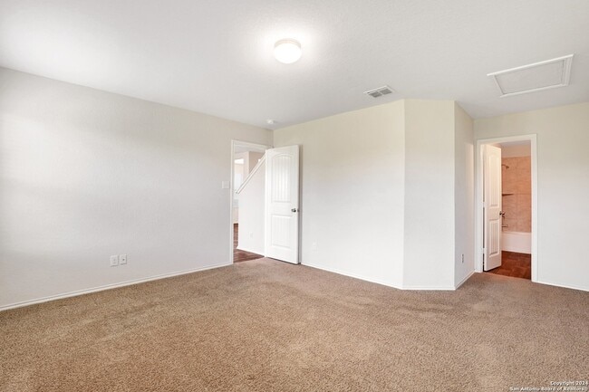 Building Photo - 2850 Lindenwood Run