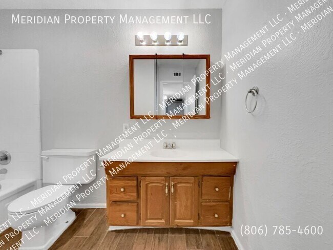 Building Photo - 1712 Elkhart-C