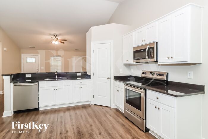 Building Photo - 2065 Samantha Dr