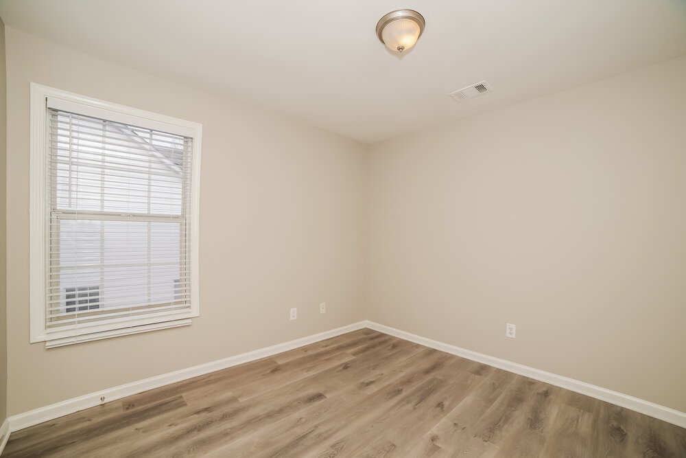 Building Photo - 1610 Silver Oak Dr