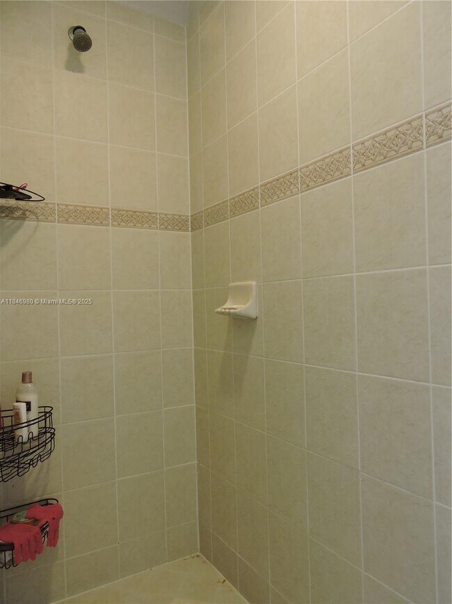 Building Photo - 413 SW 147th Ave