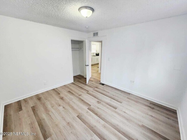 Building Photo - 2184 W 45th St