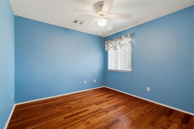 Building Photo - 2110 Keepsake Dr