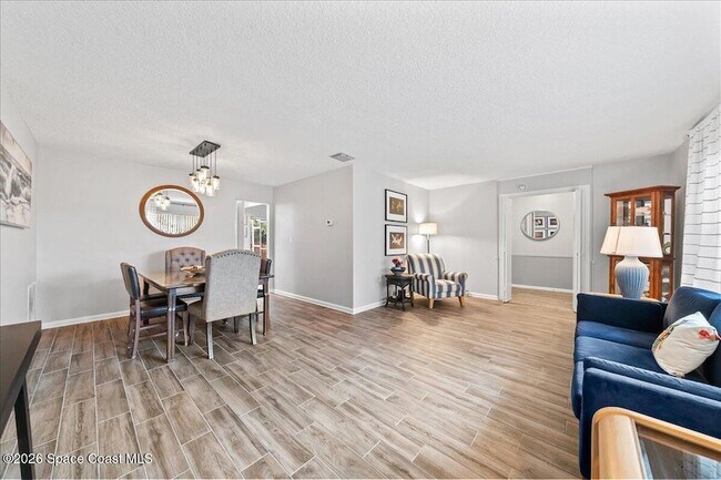 Building Photo - 316 S Dorset Dr