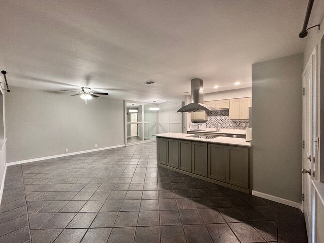 Building Photo - SECOND STORY CONDO WITH BILLS PAID