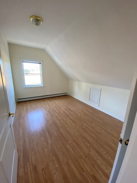 Bedroom 2 - 3875 Union St