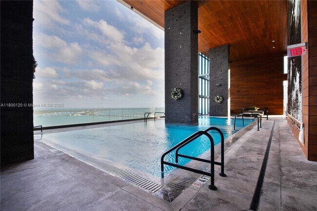 Building Photo - 1451 Brickell Ave