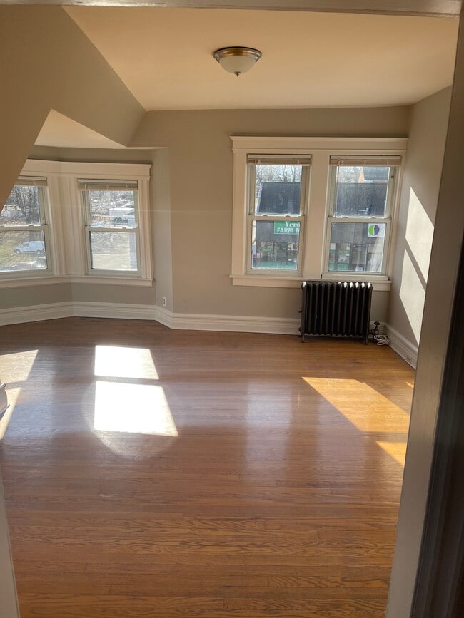 Primary Photo - 638 Bloomfield Ave