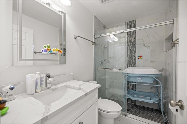 Building Photo - 7191 Hemlock Rd