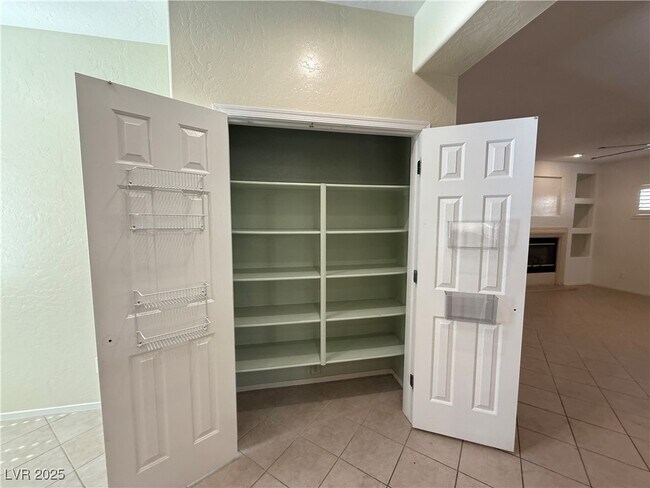 Building Photo - 2739 Mintlaw Ave