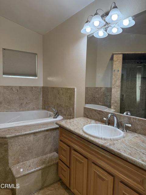 Building Photo - 833 Calle La Primavera