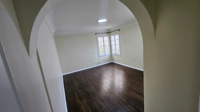 Building Photo - 122 N Gale Dr