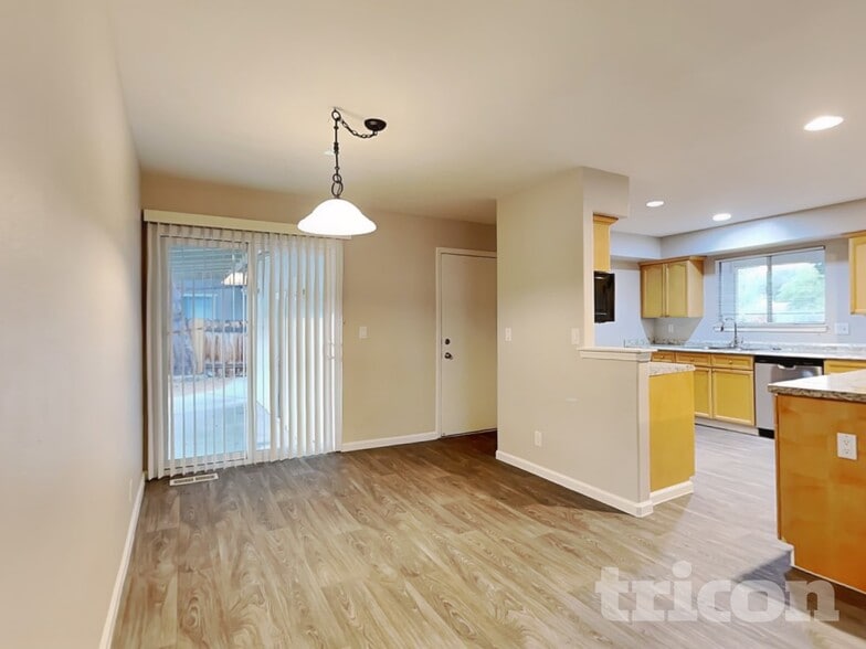 Building Photo - 1675 Van Petten St