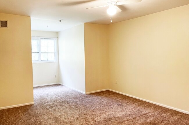 Building Photo - 12B Leva Dr