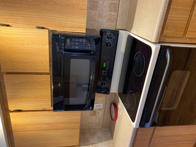 Building Photo - 5344 Elwood Rd