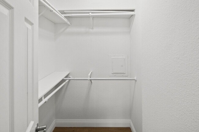 Building Photo - Stunning, Serene, 2-Bed, 2-Bath Condo in highly sought after Del Cerro area in San Diego CA