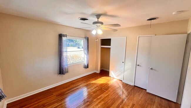 Building Photo - Charming 2-Bed Retreat in the Heart of Mount Dora! PRIME LOCATION! DONT MISS OUT!