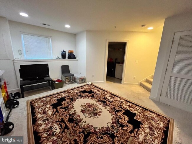 Building Photo - 8179 Skelton Cir