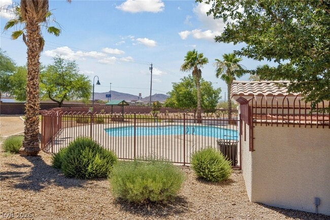 Building Photo - 2583 Land Rush Dr