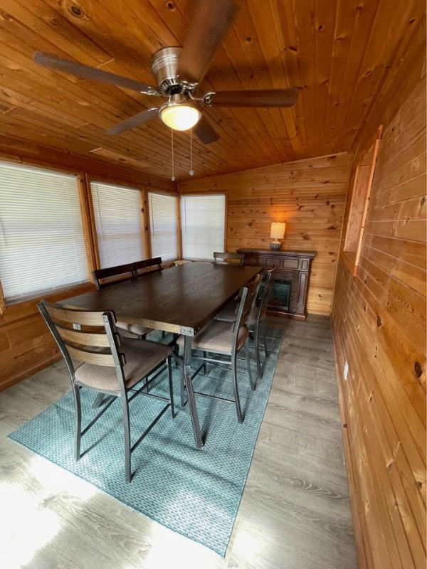 Building Photo - 1 Lakeview Dr