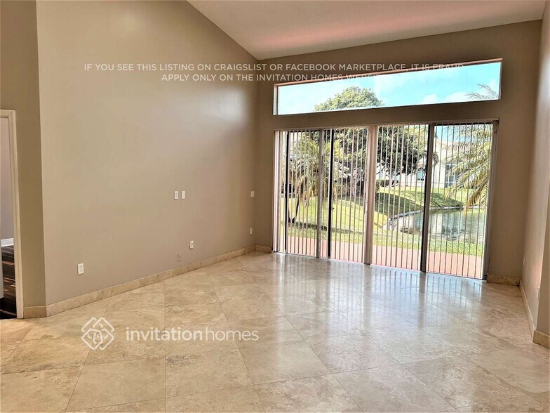 Building Photo - 8165 Madison Lakes Cir S