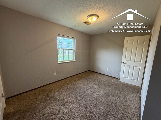 Building Photo - 541 Collier Ln