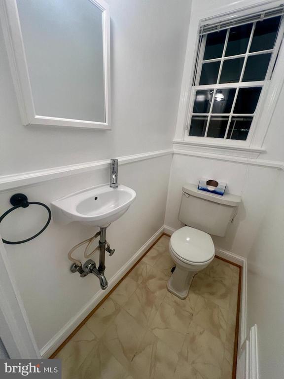 Building Photo - 8 S Hudson St