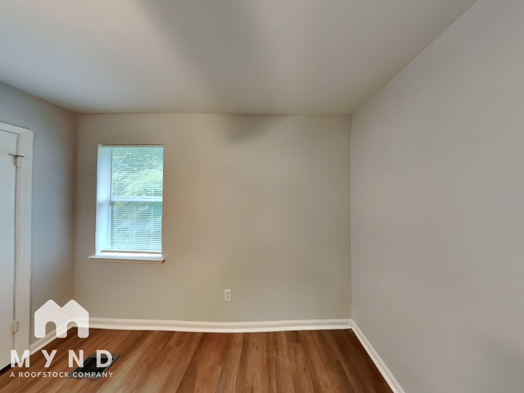Building Photo - 5927 Creekwood Rd
