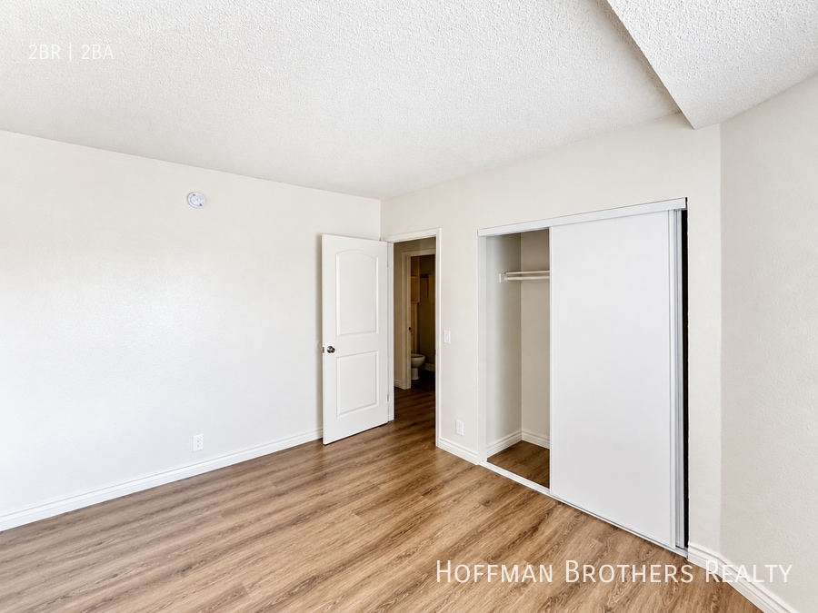 Building Photo - 15552 Nordhoff St