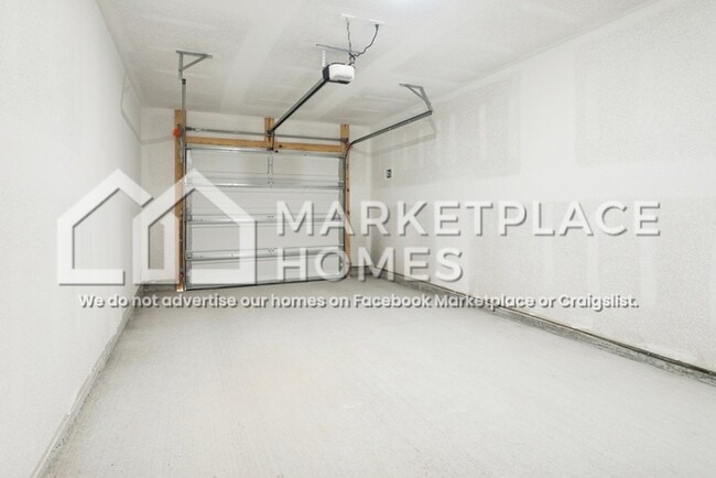 Building Photo - 25022 Ridge Ln