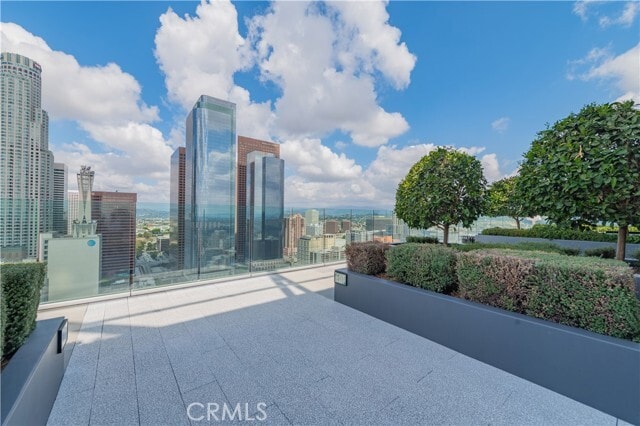 Building Photo - 400 S Broadway