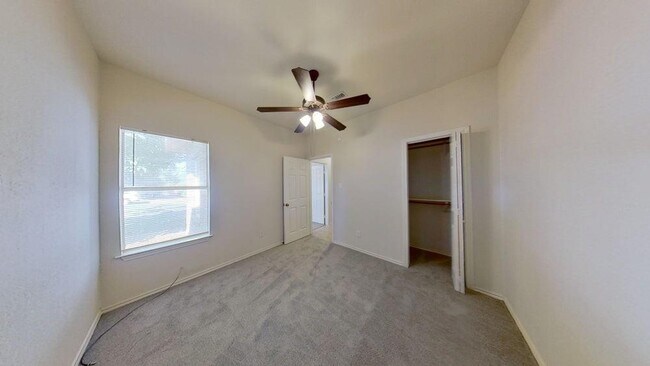 Building Photo - 627 Luther Dr