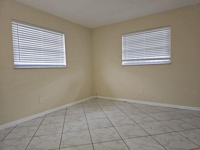 Building Photo - 4678 Myla Ln